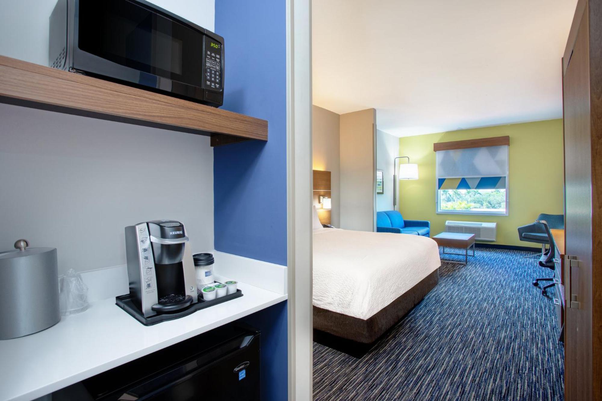 Holiday Inn Express & Suites - Miramar By Ihg מראה חיצוני תמונה
