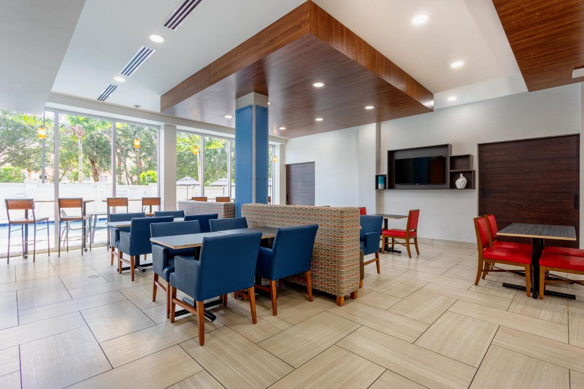 Holiday Inn Express & Suites - Miramar By Ihg מראה חיצוני תמונה