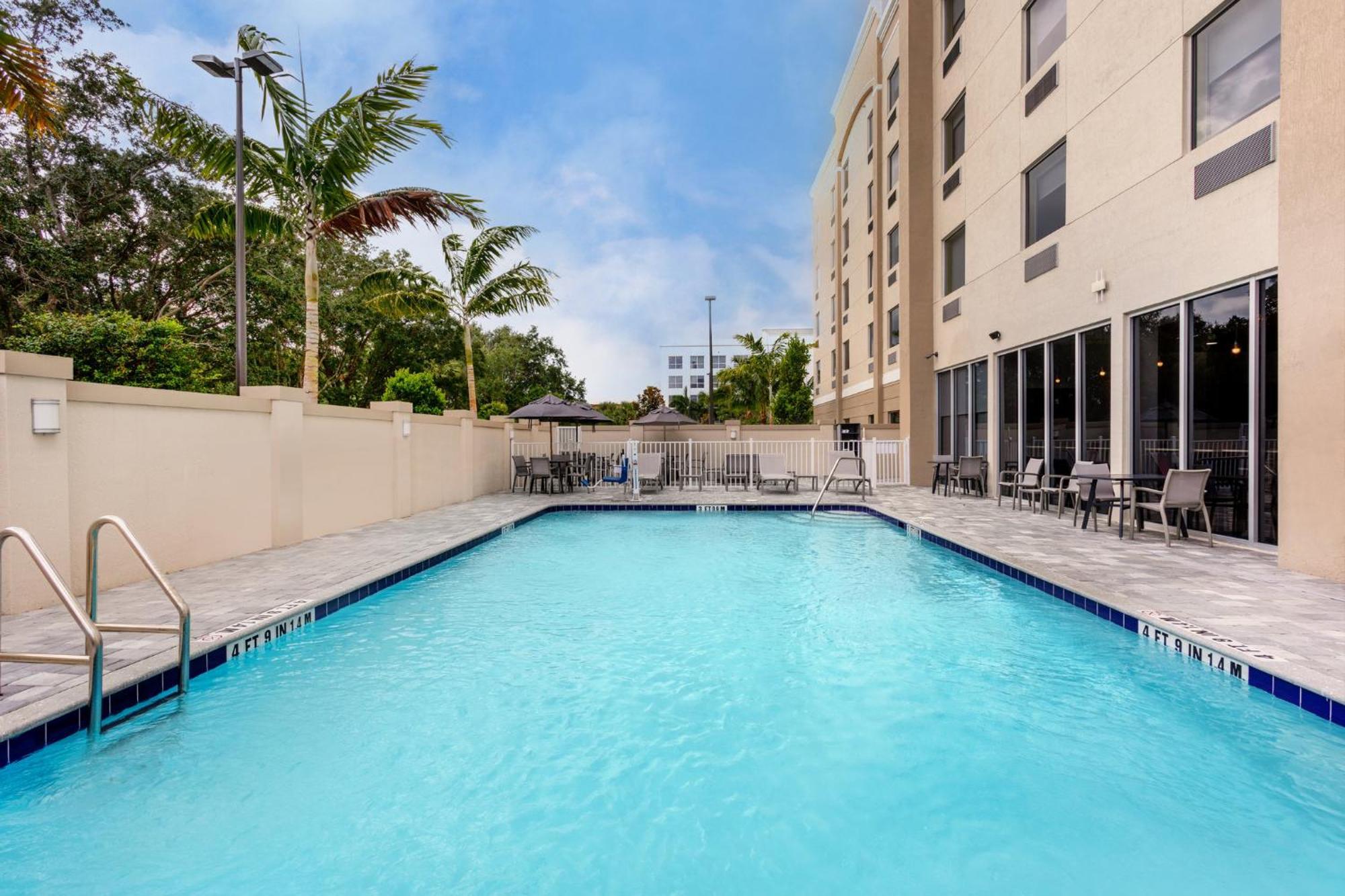 Holiday Inn Express & Suites - Miramar By Ihg מראה חיצוני תמונה
