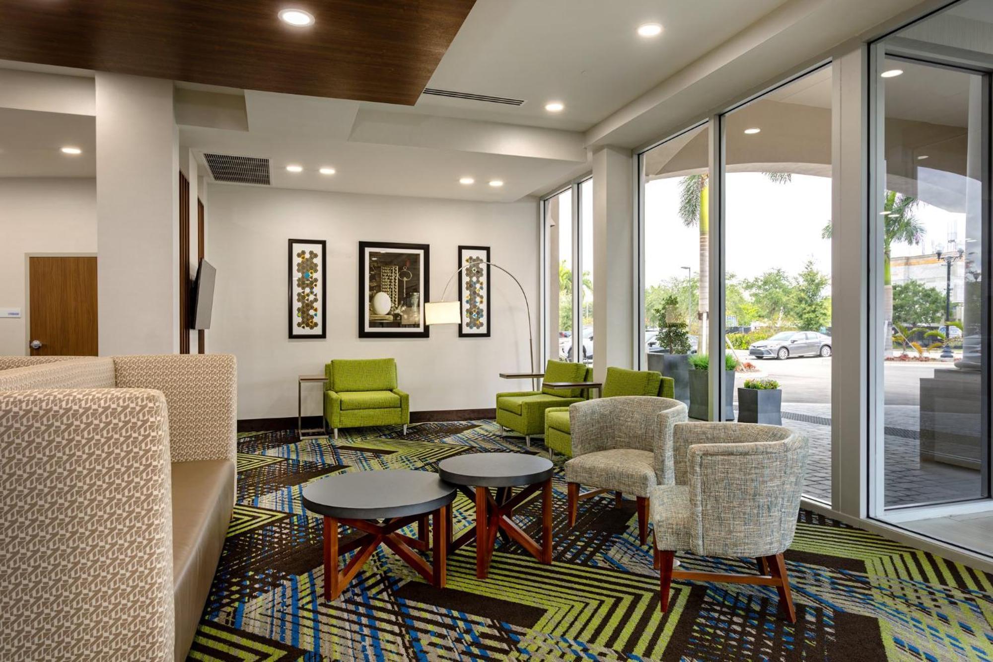 Holiday Inn Express & Suites - Miramar By Ihg מראה חיצוני תמונה